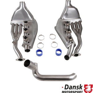 Zestaw wymiennika ciepla, rura wlotowa zewnetrzna ¯41 mm, lewa/prawa. Wykonany ze stali nierdzewnej. Styl OEM bez koniecznosci modyfikacji puszki silnika