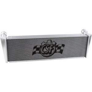 Grzejnik, 608x168x44 mm, srodek. Wykonany z aluminium i plastiku